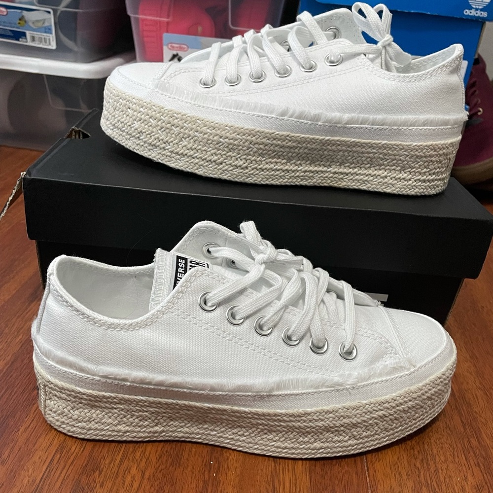 Platform converse white tan beige size 5.5 women